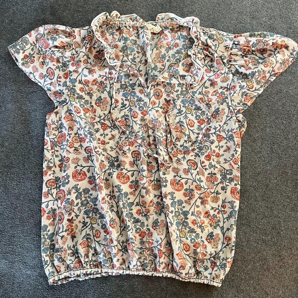 Max Studio Women's Shirt Small Short Sleeved Floral Ruffle Neckline Whimsy